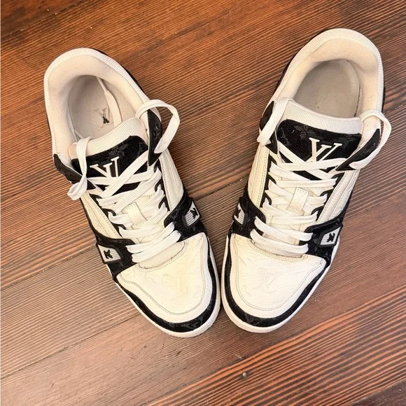 Louis Vuitton LV Trainer Sneaker Black/White – Men’s Size 8 - Picture 3 of 6